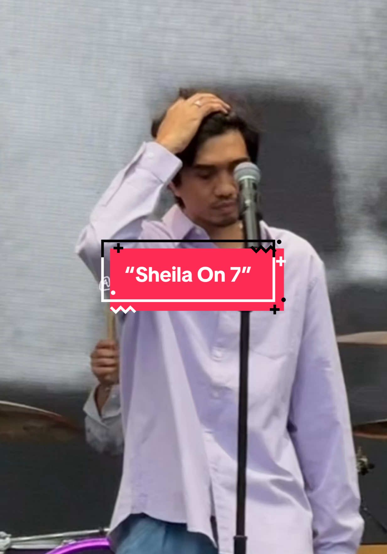 Godaan emang harus digodain 😆  #sheilaon7 #konsersheilaon7 #sheilagank #dutasheilaon7 #pakduta  @Sheila on 7 official @Sheila On 7 