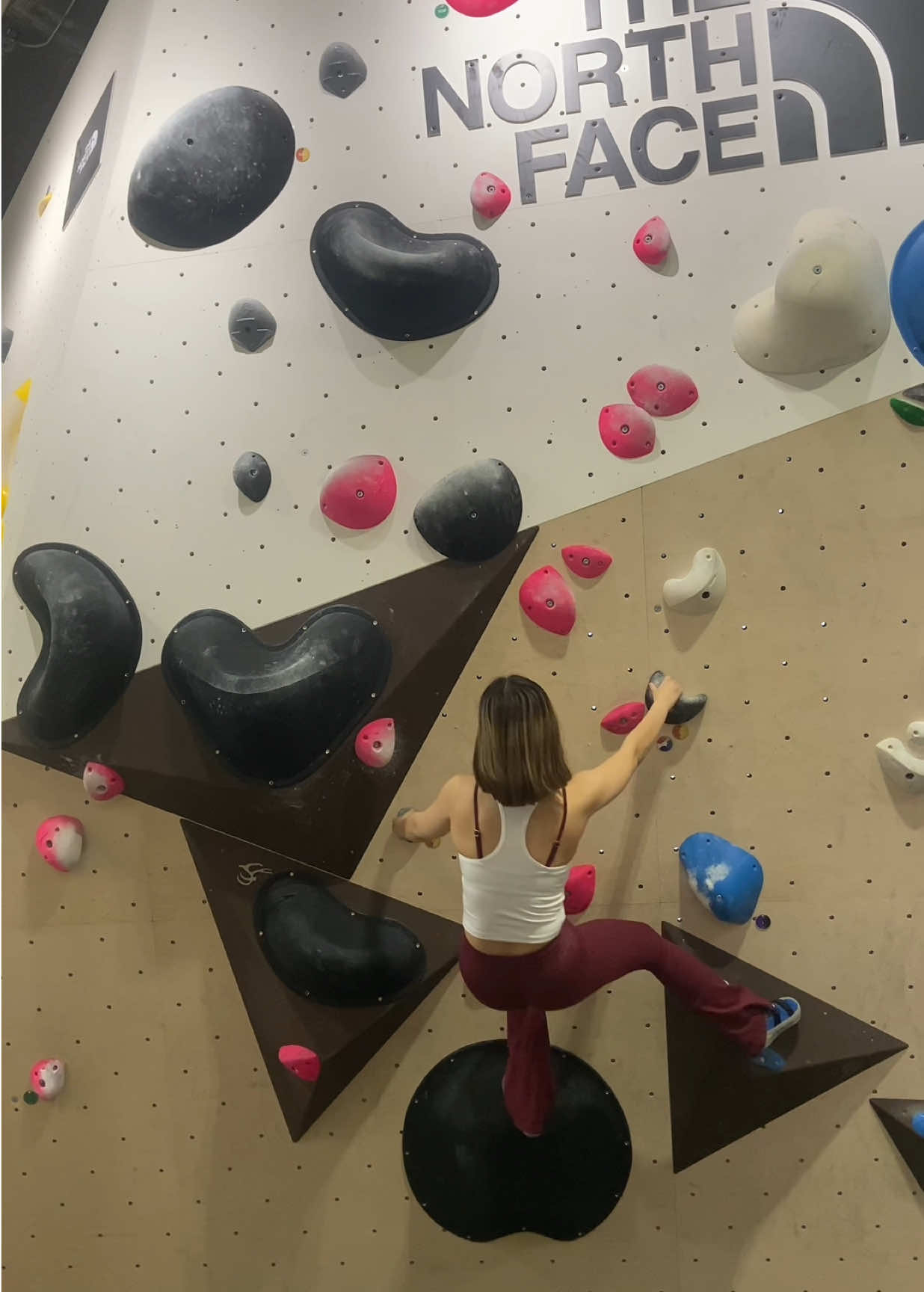 วี่ วี่ วี่ อยู่อย่างนั้น #ปีนผาจำลอง #bouldering #climbing #ปีนผาจำลอง 