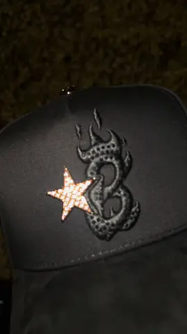 El Barbas Hats - Premium Drop  B STAR ⭐️  Está no es una gorra es una corona 👑  La encuentras en ICYHATS 🔥🥷 @El barbas Hats @soyelbarbashats @alanbarbas  #viral #fyp #hats #explorepage #barbashats 