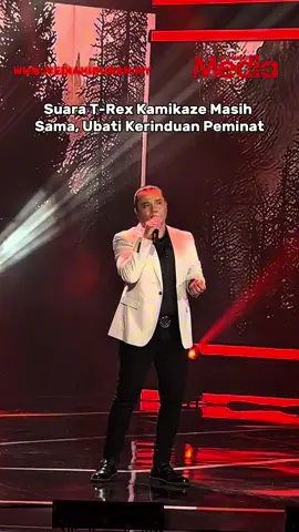 Lama tak nampak T-Rex buat persembahan di pentas-pentas besar. Lagu Luhur ni memang menggamit kenangan betul. Suara T-Rex pun tak berubah. Memang otai masih berbisa. Suka rancangan dan drama terbaharu? Nikmati hiburan tempatan dan antarabangsa tanpa henti dengan Astro One — kini dengan bundle eksklusif Disney+ Hotstar dan HBO Max, dari RM69.99/sebulan. #MHnews #MediaHiburan #KilauanEmas #OtaiLebihBerbisa #Jomusha  