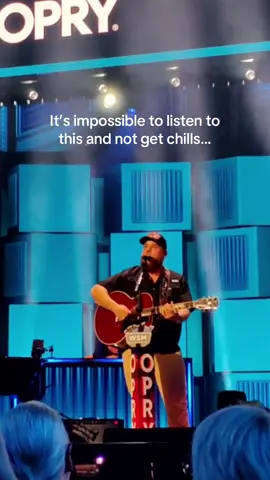 Luke performing ‘When It Rains It Pours’ at the Opry show in London last night 🇬🇧  #lukecombs #country #countrymusic #concerts 