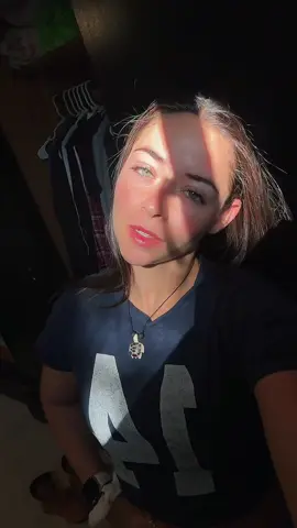 i love my hair straight 😗