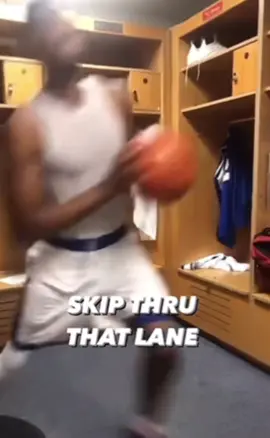 Kyrie Irving @B3nxy.ae #kyrieirving #shifty #flyyyyinthesky #tweentweenbehindtheback #cavs