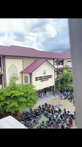 vibes SMA KEMALA BHAYANGKARI😍#masukberandafyp #moost #xybca#smakemalabhayangkari_kuburaya#kotapontianak