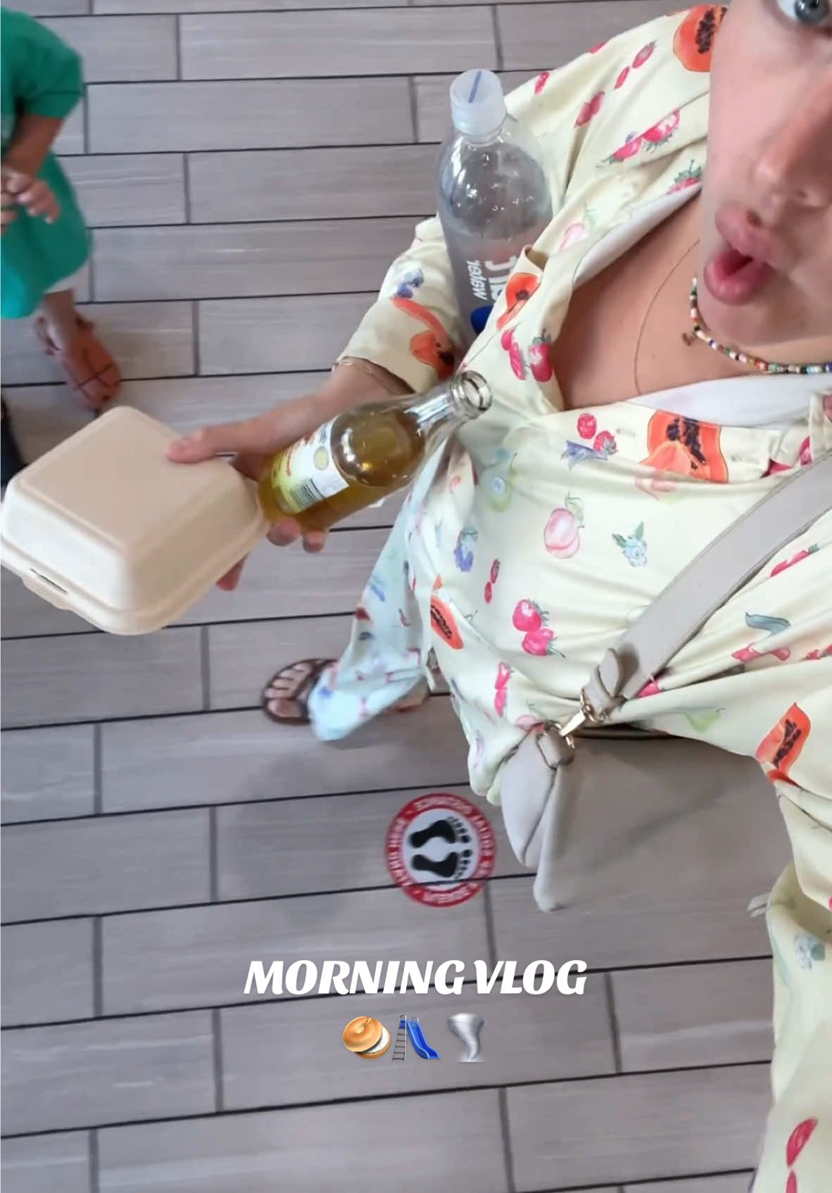 morning outings save my sanity 🫡 something about that crispy AM airrrr  #morningvlog #spendthemorningwithme #motherhood #homeschool #slowmorning 