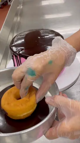 Donut cake #cakesbyrahila #viralvideo #viraltiktok #foryoupage #birthday 