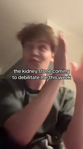 literally the worst pain of my life wouldn’t wish this upon my worst enemy. scalding baths and a heating pad are my saving grace🤞 #kidneystones 