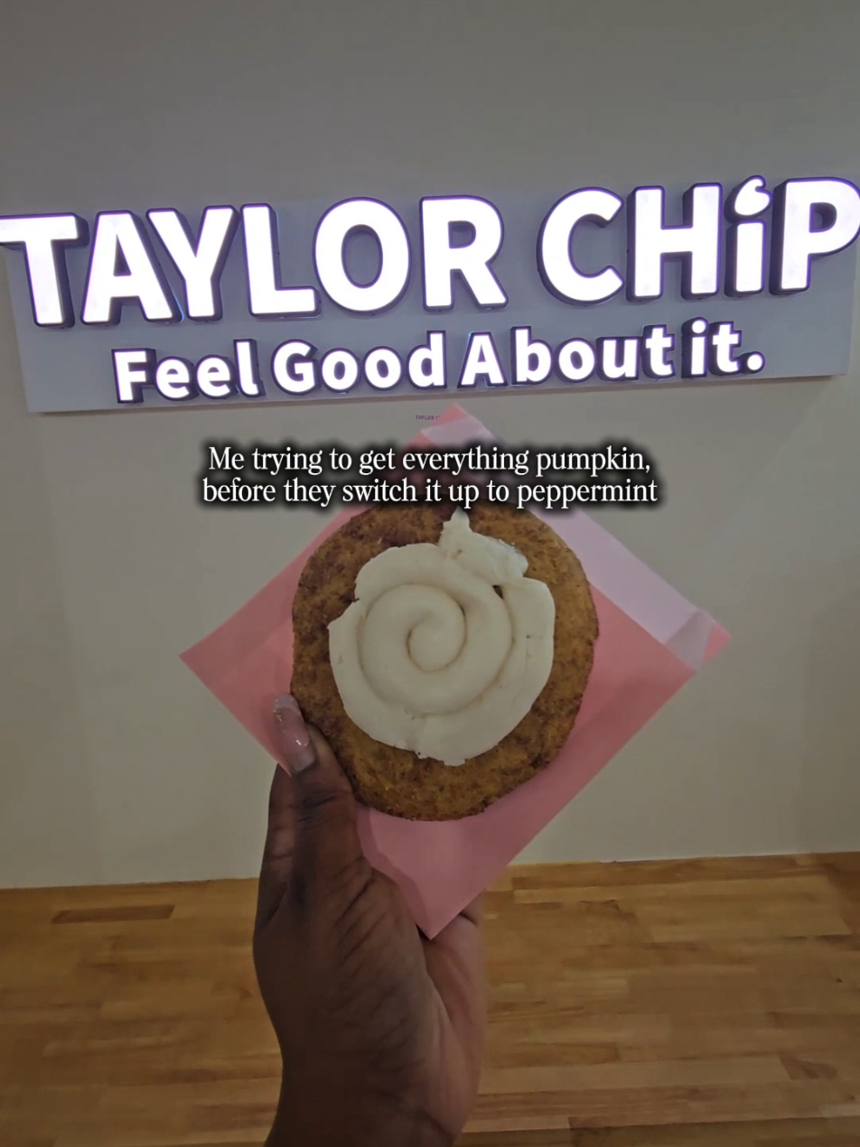 It'll be here before you know it, so get down to @Taylor Chip and try their Pumpkin Spice Cookie before it's too late! 🎃✨🍪 #taylorchip #taylorchipcookies #pumpkinspicecookies #thingstodophilly #fallfoods 