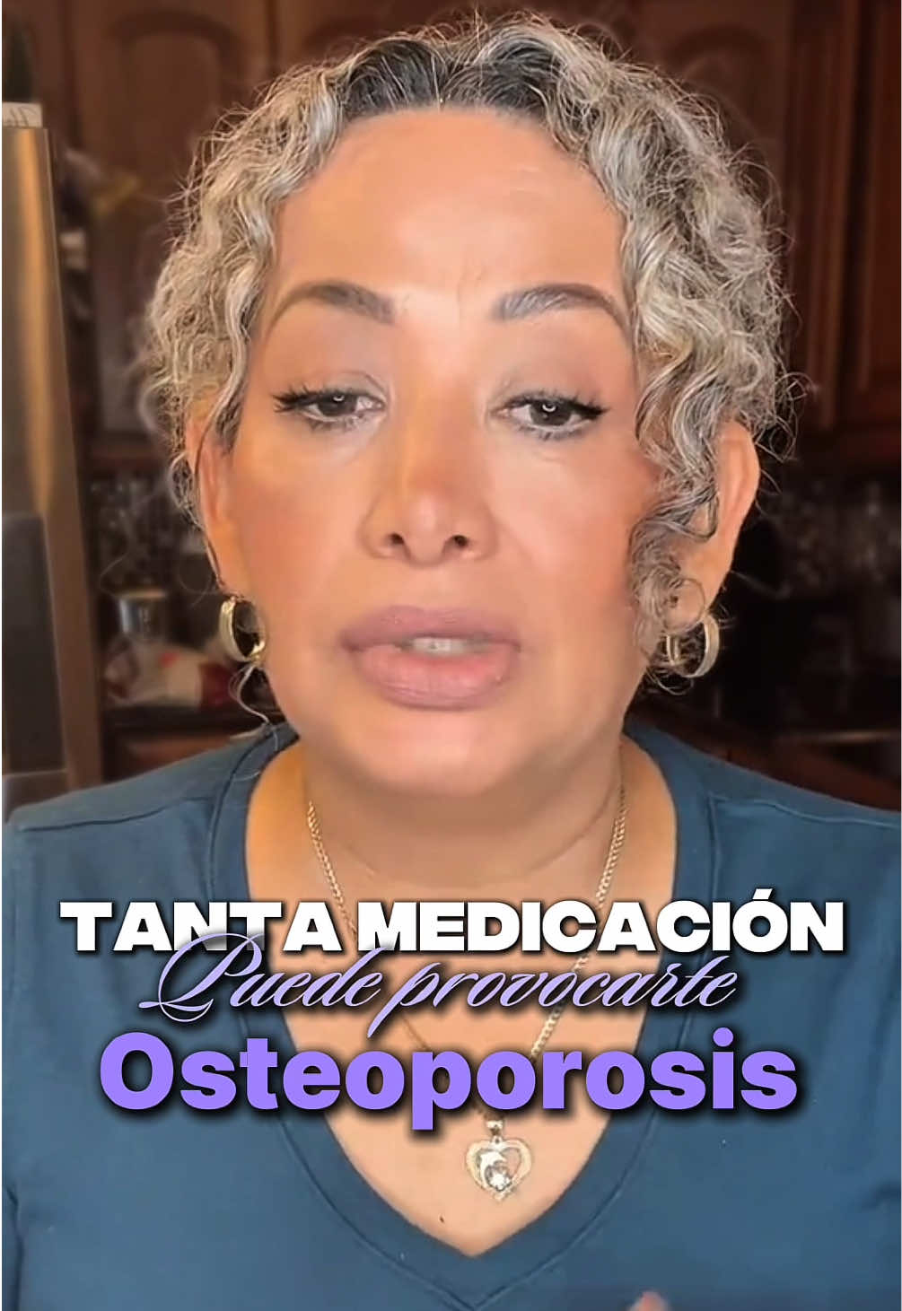 Con los cambios hormonales la densidad ósea baja y el cuerpo empieza a “pasarnos factura”. Comenta SALUD si quieres más info de los que yo tomo y sígueme para más tips de bienestar femenino 🌸 #Menopausia #EquilibrioHormonal #Osteoporosis #BienestarFemenino