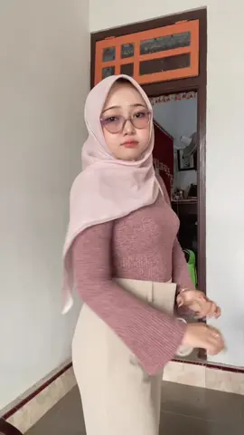 Celananya nyaman bgt bikin langsing 😍