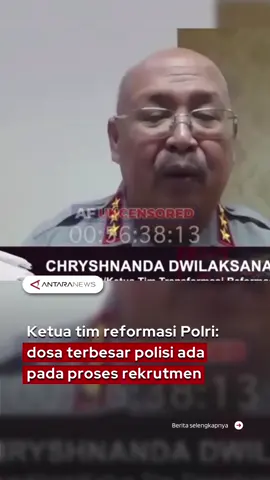Ketua Tim Reformasi dan Transformasi Polri, Komjen Chryshnanda Dwilaksana, menegaskan bahwa dosa besar dalam tubuh kepolisian ada pada proses rekrutmen. Dalam podcast Akbar Faizal Uncensored yang tayang Kamis (25/9/2025), Chryshnanda menyebut bahwa “dosa terbesar Polri” terjadi saat rekrutmen dijadikan main-main atau bahkan diperlakukan seperti pasar. Kesalahan sejak awal, menurutnya, bisa membuat seorang polisi menjadi “duri dalam daging” sepanjang kariernya. Ia juga menyoroti budaya patrimonial dan sungkem yang lebih menonjol dibandingkan kemampuan serta integritas. Akibatnya, banyak personel cerdas dan kritis justru tersingkir. Sebagai langkah perbaikan, Chryshnanda mendesak agar sistem rekrutmen dan promosi jabatan di Polri lebih transparan, termasuk mewajibkan uji kelayakan dan kepatutan (fit and proper test) bagi jabatan strategis yang memiliki otoritas besar. #ReformasiPolri #KepolisianRI #Polri #SyaratDaftarPolri #Kepolisian
