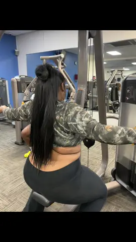 y’all want a voiceover or real time video ? we played so bad in that gym bruh #fyp #GymTok @🧍🏾‍♀️ 