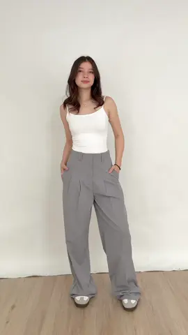 Soft gray tones meet a wide-leg cut. Brooklyn Trousers made for everyday wear.#baggytrousers #trousers #highwaist #ManilaFashion #RoxyAndCo 