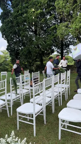 Selalu ada cerita 🤣 #tukangdecorbandung #teamvittawedding #weddingoutdoorbandung #wobandung #vittapuspaa 