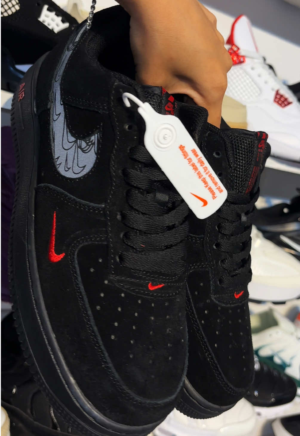 NIKE AF1 LOW REFLECTIVE BLACK 🗯️ 🔊 SOLO BAJO PEDIDO  ENVIOS A TODO EL ECUADOR 🇪🇨  Comunícate con nosotros:0️⃣9️⃣7️⃣9️⃣6️⃣0️⃣3️⃣6️⃣8️⃣6️⃣ #nike #af1reflective #lagoagrio #ecuador #hombre 