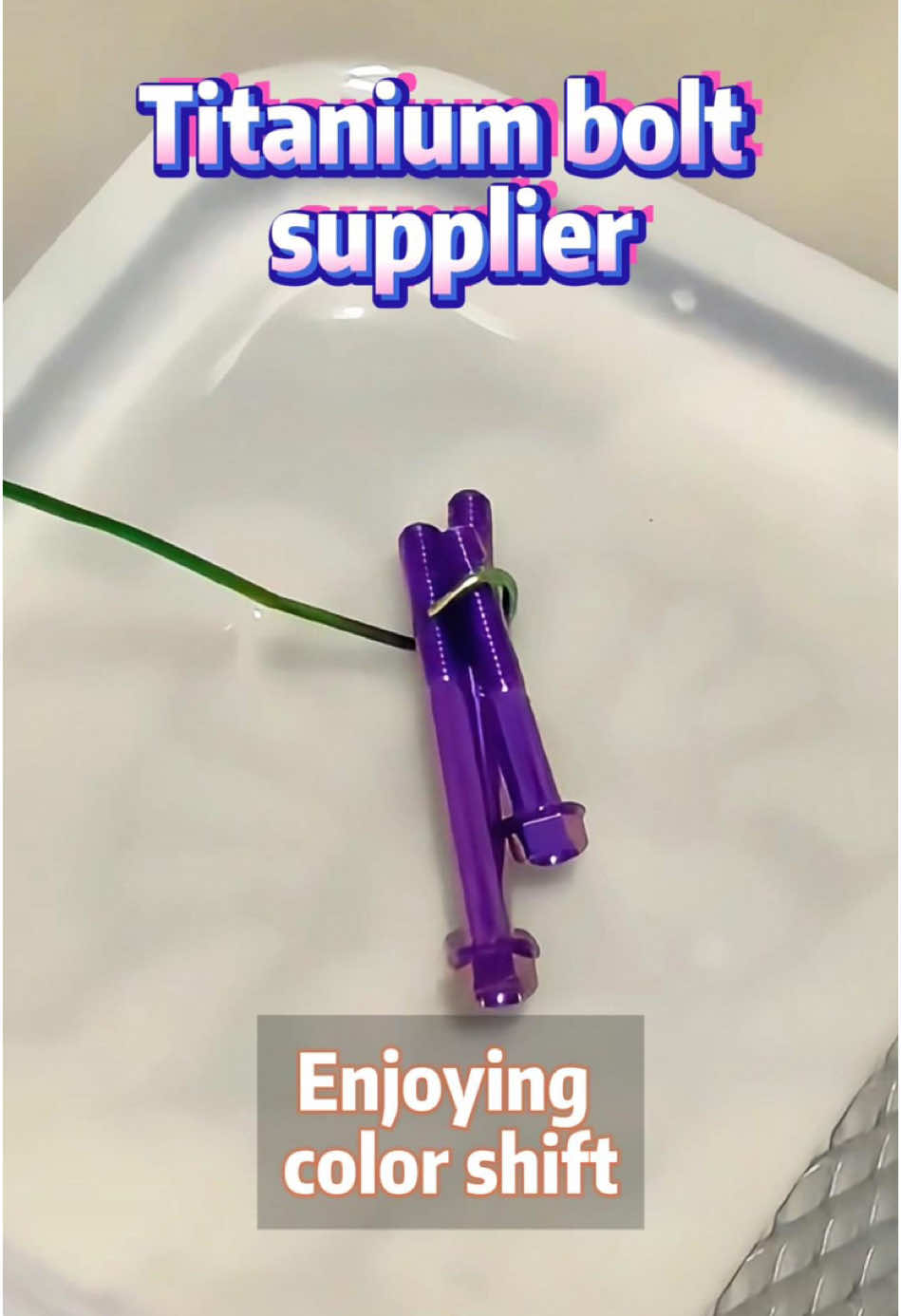 Relax and enjoy the discoloration process of titanium bolts #titaniumbolts #modification #oxidation #motorupgrade #sourcefactory 