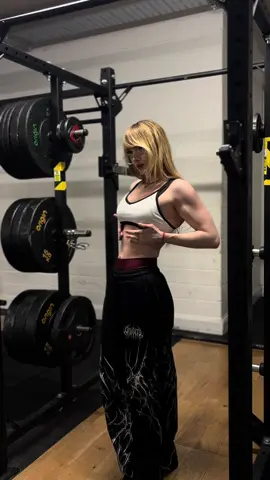 ⭐️ #jojosbizarreadventure #musclemommy #fyp #gymmotivation🏋️‍♀️ #gym 