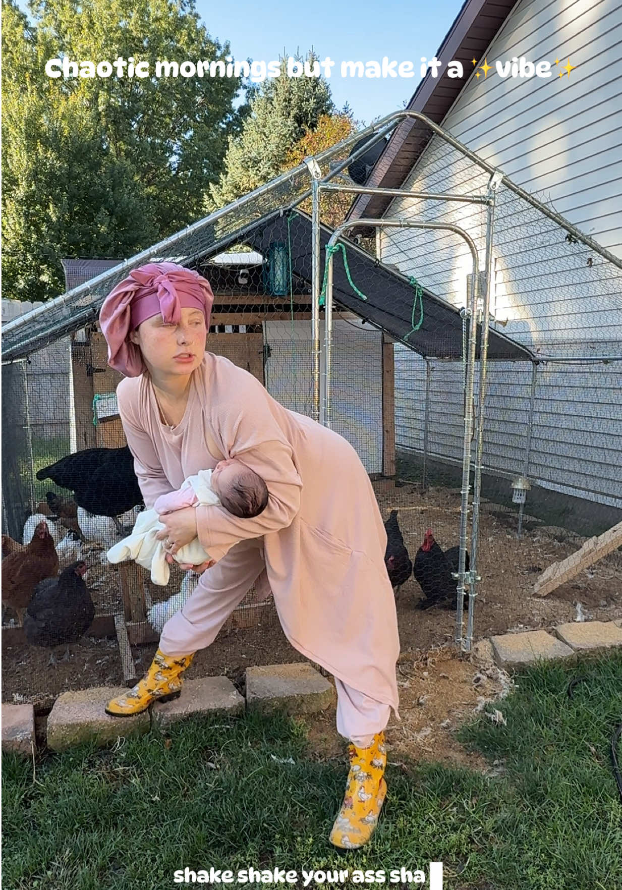 Would you believe me if I said this is how I function best?? 😂 #realisticmomlife #youngmomsoftiktok #motherhood #postpartum #momlife 