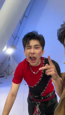 Lừa @Son.K  cũng dễ á chứ #AnhTraiSayHi2025 #NhamPhuongNam #namaste 