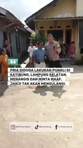 Seorang pria yang diketahui bernama Johan, sempat viral karena diduga melakukan pungutan liar (pungli) terhadap sopir truk di kawasan Tanjungan, Kecamatan Katibung, Kabupaten Lampung Selatan, akhirnya ditangkap polisi pada Minggu (28/9/2025) pagi. Dalam video yang beredar, Johan sebelumnya terlihat menghadang kendaraan dan menantang sopir untuk melapor ke polisi. Aksi itu memicu keresahan warga hingga akhirnya aparat kepolisian bergerak cepat melakukan penangkapan. Saat diamankan di Mapolsek Katibung, Johan tampak menangis dan meminta maaf. Ia berjanji tidak akan mengulangi perbuatannya lagi. “Sudah ditegaskan dan diberikan teguran. Apabila perbuatannya terulang kembali, maka akan dilanjutkan ke proses hukum agar menimbulkan efek jera,” tegas pihak kepolisian. Informasi yang beredar, Johan merupakan warga asli Tanjungan, Katibung. Ia juga disebut memiliki gangguan mental dan memegang kartu kuning. Meski demikian, polisi tetap menekankan bahwa aturan hukum berlaku bagi siapapun yang meresahkan masyarakat. Kini, Johan hanya bisa tertunduk dan menyesali perbuatannya. Ia menyampaikan permohonan maaf kepada masyarakat, khususnya para sopir yang sempat dirugikan atas aksinya. #inilampungyay #lampungyay #pungli #fyp #viral   