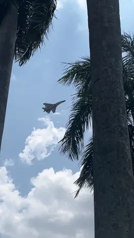 ASMR  jet Sukhoi TNI AU menggetarkan Jakarta. (Gladi HUT TNI ke 80 di Monas) #sukhoi #huttni80 #pesawatjet 