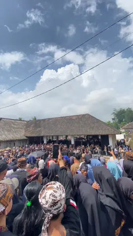 Seren Taun Kasepuhan Cisungsang #kasepuhancisungsang #serentaun #lebakbanten #keseniantradisional🇮🇩 #lebak 
