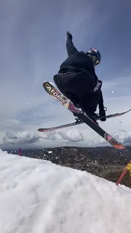 Snowboarding better @Trashbagsworld #snow #steeze #skiing #viral #xybca 