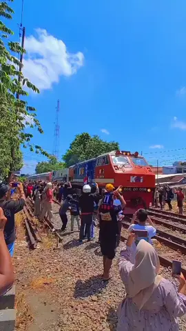 Parade KAI ke-80 @KAI121 #hutkai80 #keretaapiindonesia #paradekeretaapi #kai121_  #fyppppppppppppppppppppppp 