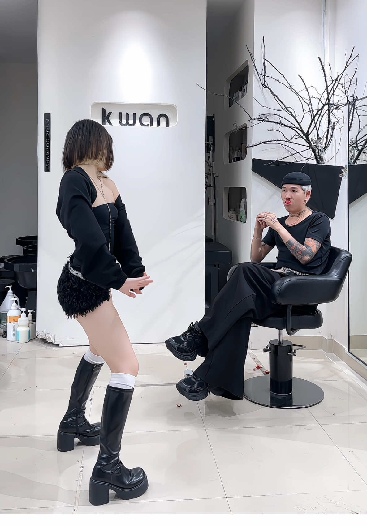 Quàng thượng đã duyệt bổn cung @k-wan hair salon 👏🏻 Có ai tò mò góc nhìn của quàng thượng sẽ ntn k ạ 