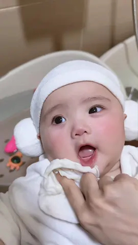 #baby #embedangyeu #mevabe #babylove #vani 