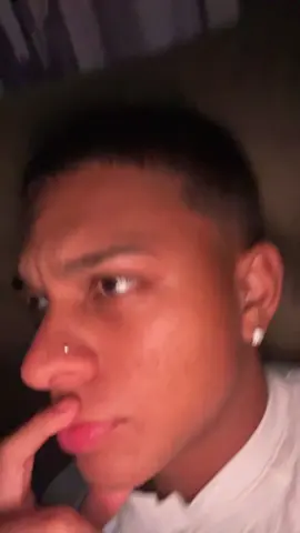Tik tok,corre aqui e me ajuda vlw?quero vê as pessoas que veem meu perfil 😭😩