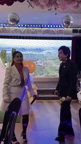 Tui khoái cái ánh mắt của Ảnh nhìn Chỉ ghê 👀 ❤️đúng là ánh mắt kẻ si tình mà 🫶🏻🥰😚#nsutkimtulong #nsuttrinhtrinh #tinhyeu #xuhuong #couple 