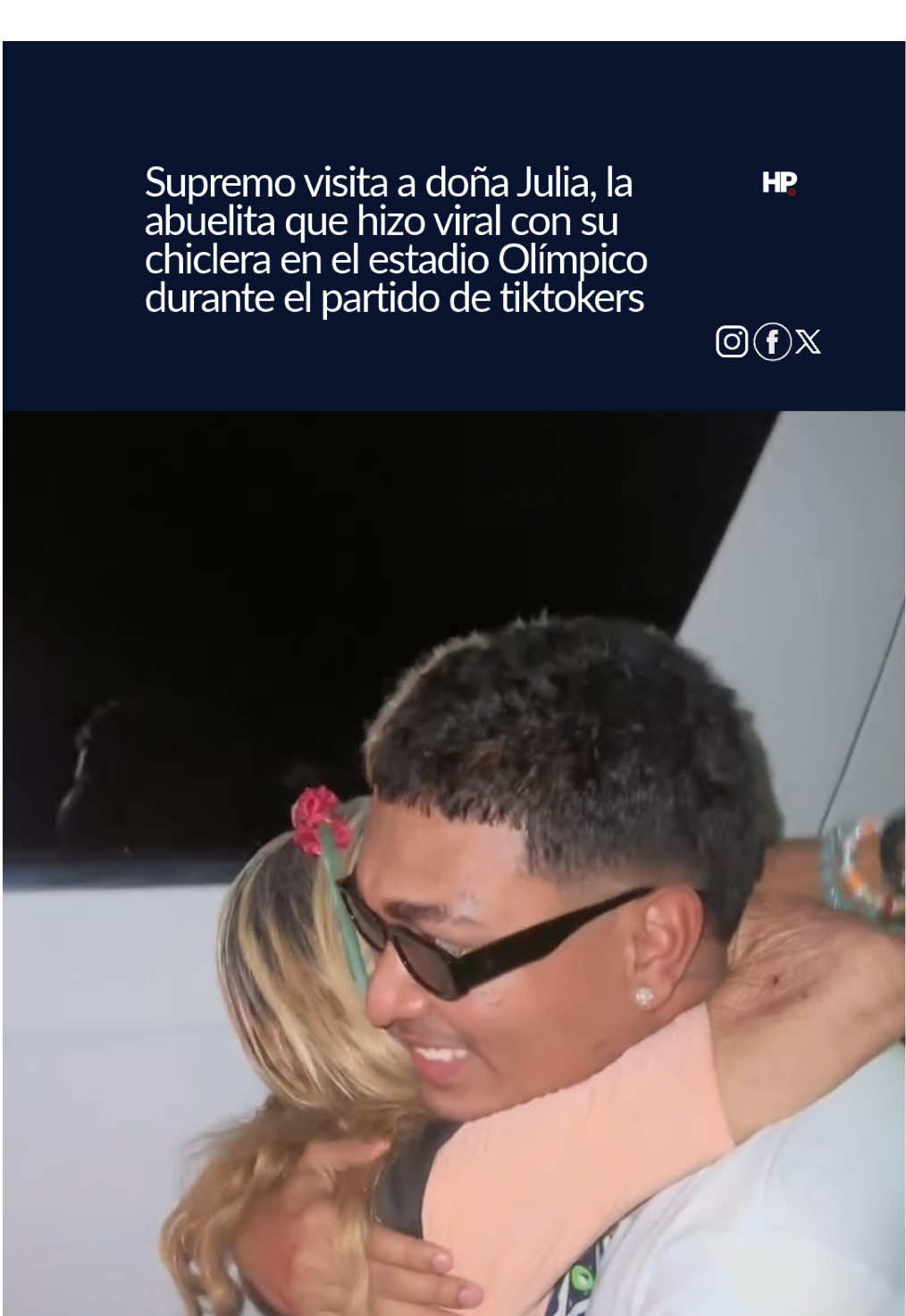 Le llevó un obsequio especial 🥺👵🏼❤️ Supremo cumplió su palabra y visitó en la colonia Siboney de Villanueva a doña Julia, la abuelita que hizo viral con su chiclera en el estadio Olímpico de San Pedro Sula durante el partido de tiktokers de Honduras vs Brasil.  #supremo #abuelita #tiktokers #honduras 