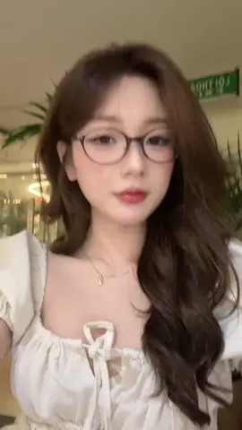 lắc lắc đầu v th á hả