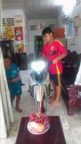 Mua xe cho con trai đi học