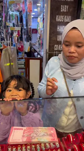 #toko emas Hasanah brani beli harga tinggi#pasarbesarmalang #fyp 