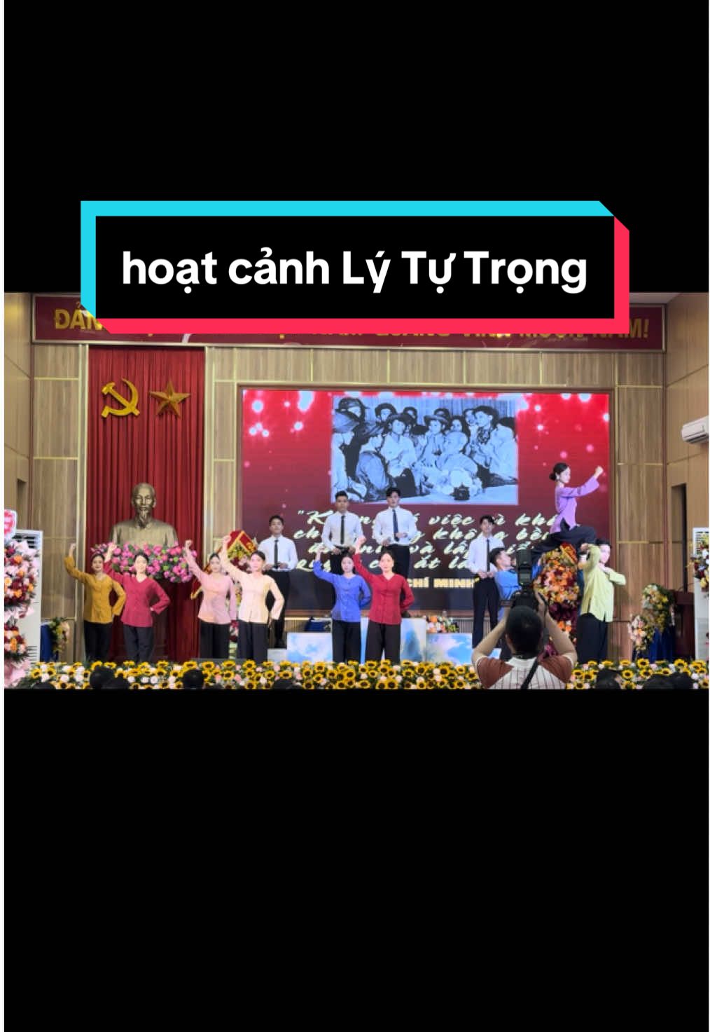 “con đường của thanh niên chỉ có thể là con đường cách mạng,không thể có con đường nào khác..!!! “ Biên đạo: Thanh Thuý Biểu diễn: Dolly Teams  #fyp #thanhnienvietnam🇻🇳 #lichsuvietnam 