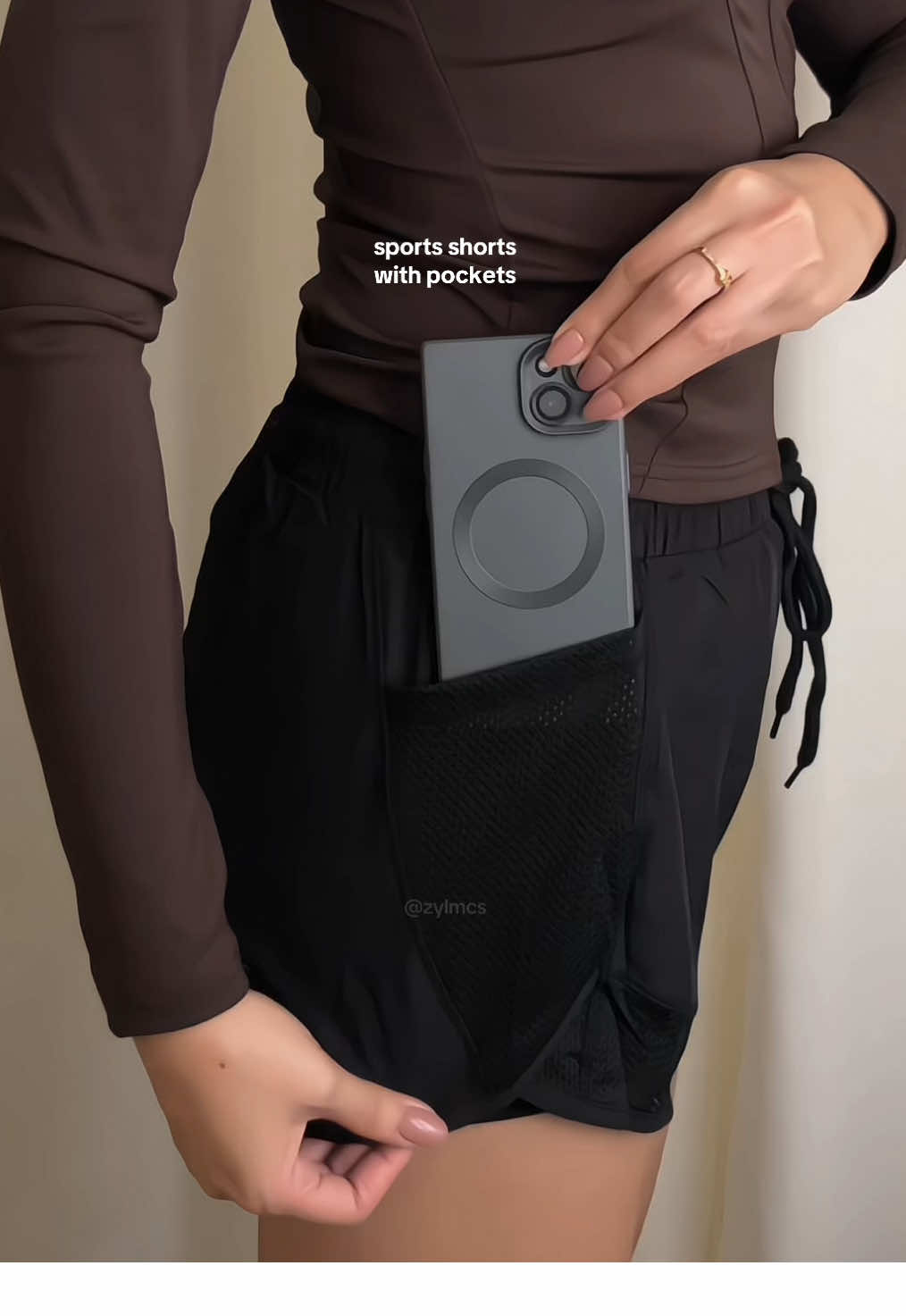 #sportsshorts #gymoutfit #yogashorts #yogaoutfit #outfitinspo 