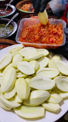 ក្ដឹបស្វាយត្រាំទឹកឃ្មុំស្រួយខ្ញោកជូរផ្អែមឆ្ងាញ់ #capcut #fypシ゚ #ម្ជូរ #ឆ្ងាញ់ #zxycba 