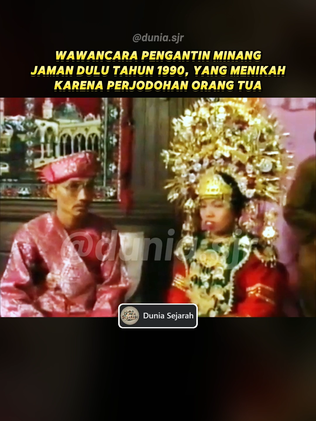Wawancara pengantin minang di Kampung, Bukittinggi tahun 1990. Pernikahan sederhana di kampung, dijodohkan orang tua, tanpa pacaran, bahkan belum saling kenal sebelumnya. Semua dijalani dengan ikhlas, adat, dan restu keluarga. #WawancaraJadul #PengantinMinang #pernikahan #Nostalgia90an #TradisiIndonesia