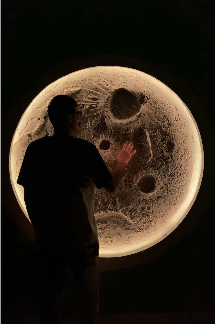 Каждую ночь Луна рядом 🌙✨ так близко, что можно коснуться. #Վերանորոգում #dizayn  #ինտերիեր #интериер #interiordesign 