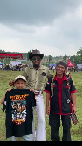 Hallo bickers cb indonesia jangan lupa hadiri acara honda CB MODIFIKASI JATIJAJAR di lapangan candi utama canddirenggo jatijajar kebumen 7 DESEMBER 2025 ramaikan dan borong merchanisenya. “BEDA RANGKA BUKAN PEMBEDA” @HCMJ_OFFICIAL @Yatiman @a.w #fyppppppppppppppppppppppp #masukberandafyp #cbindonesia #cbjatenggayeng #cbjateng 