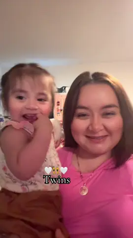 #twins #like #trend #video #tiktok  ella se divierte grabando videos conmigo 🥰👑🤍