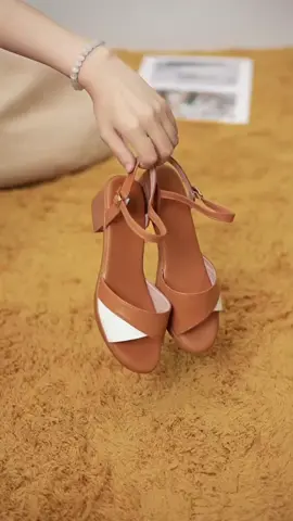 New sandals with stitching color design#sandals #elegant #buynow #fashiontiktok #gift 