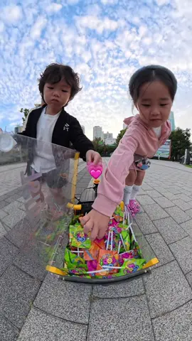 귀여운 꼬맹이들 사탕주기💗#틱톡순삭 #웃 #추천 #fyp #humor 