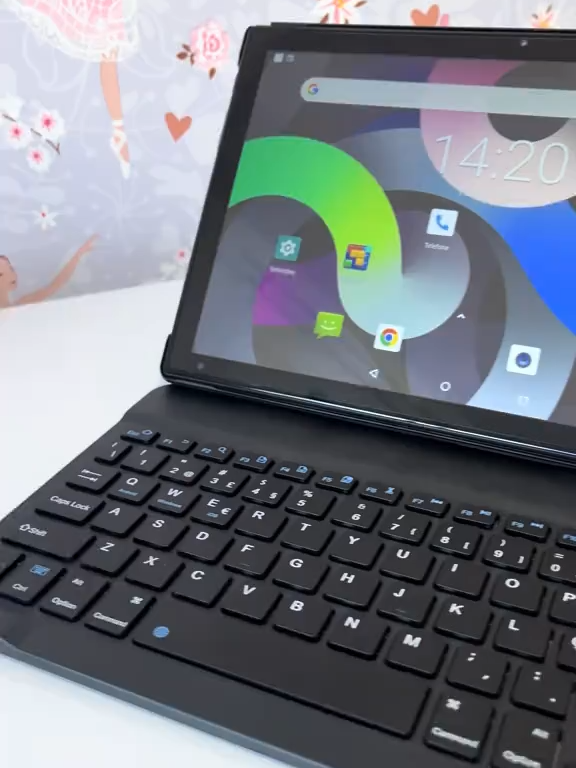 Tablet Android 8.1 com tela Ips de 10 polegadas e bateria de 4000mah, capa de couro com teclado MARISA Este tablet oferece excelente desempenho e recursos práticos para sua vida diária. Equipado com processador octa-core P30 e sistema operacional Android 8.1, ele garante uma experiência de usuário suave e eficiente. Com 2 GB de RAM e 32 GB de armazenamento interno, há bastante espaço para aplicativos e arquivos essenciais. Surpresa: Nós lhe daremos uma combinação de capa de couro com teclado para proteger melhor nosso tablet  Link: https://s.shopee.com.br/3VbDTABYP4 #TabletAndroid #AchadinhosTikTok #TikTokMadeMeBuyIt #PromoTablet #Tablet10Polegadas #TabletComTeclado #EletrônicosTikTok #ComprasOnline #TabletViral #TabletBarato #GadgetsTikTok #TabletDoDia #AchadosTech #TabletParaEstudos #TabletParaTrabalho