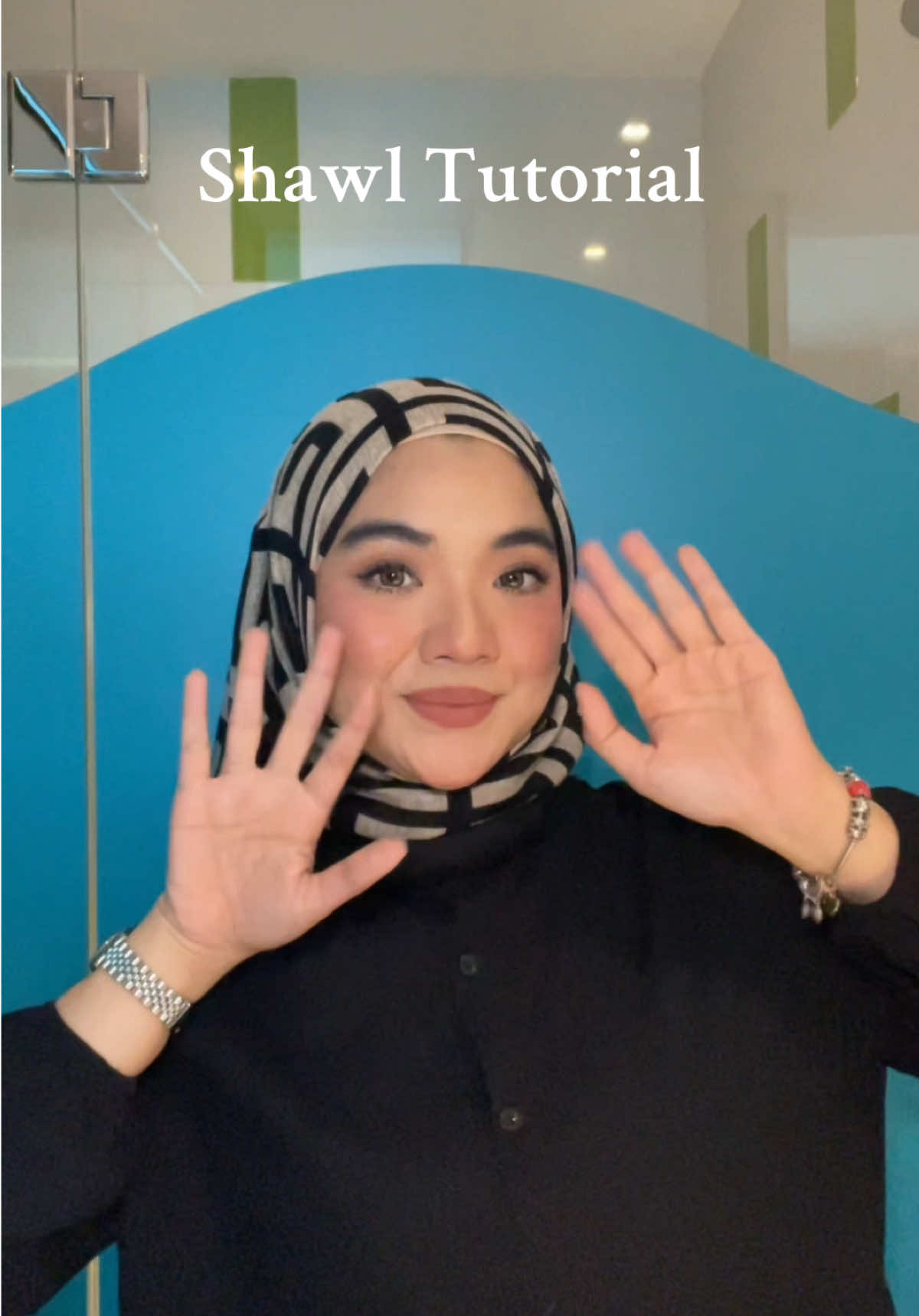 Shawl tuts #shawltutorial #hijab #hijabtutorial #hijabstyle #scarf 