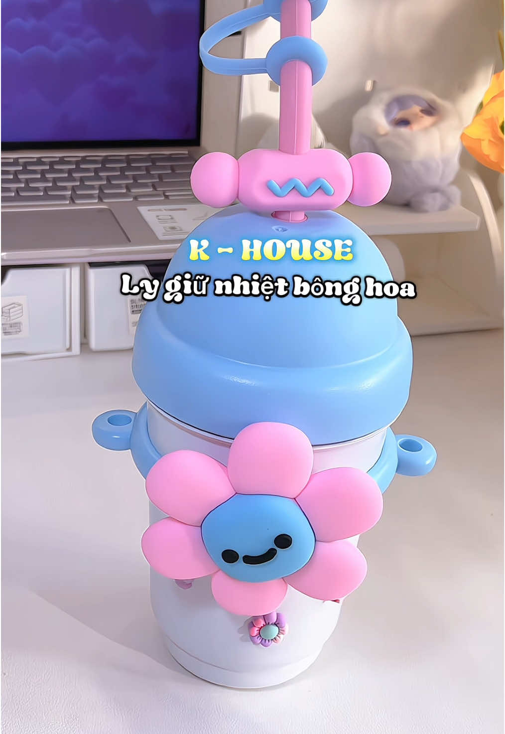 Trừui ưi ly giữ nhiệt cutii hếtt sứcc luôn nè mấy mom oie, bông hoa xưn xưn đồ đó ^^ 🌸 #lygiunhiet #binhgiunhiet #binhgiunhietcute #binhgiunhietkhacten #khousesmart 
