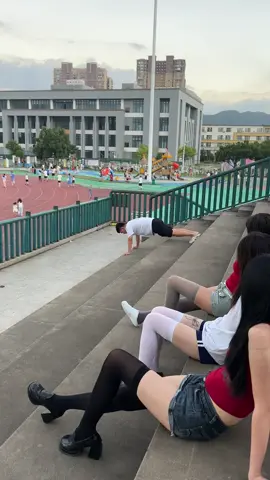 大哥还是有点猛啊