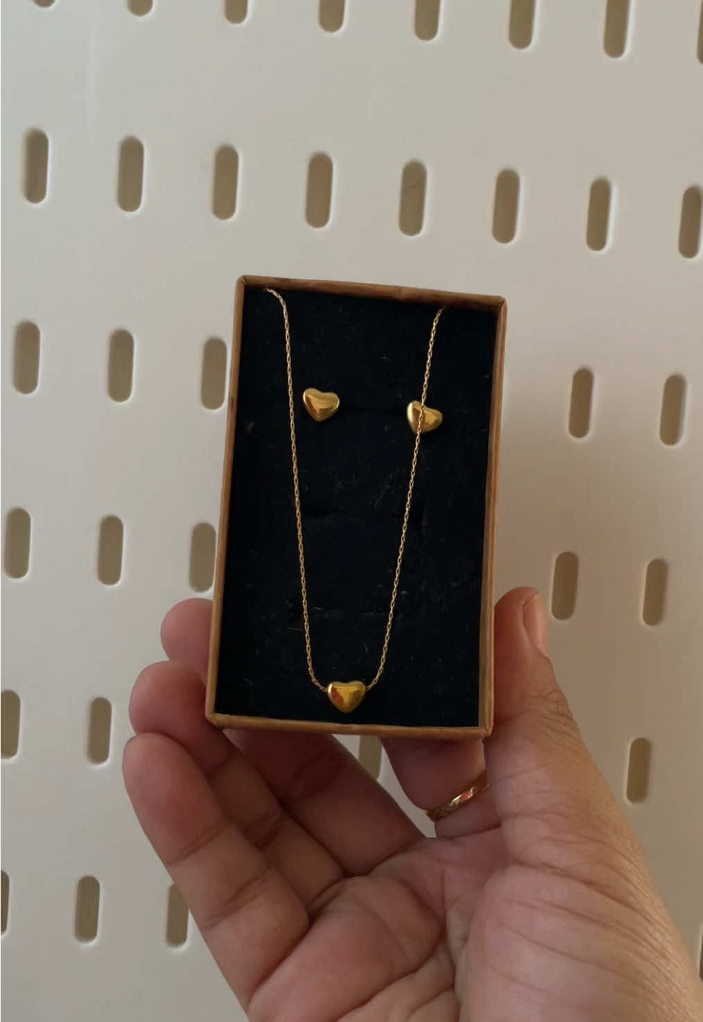 Non-tarnish non faded heart necklace with earrings affordable price 🛒 #giftset #heartnecklaceset #nontarnish #goldnecklaceset #heartpendant 
